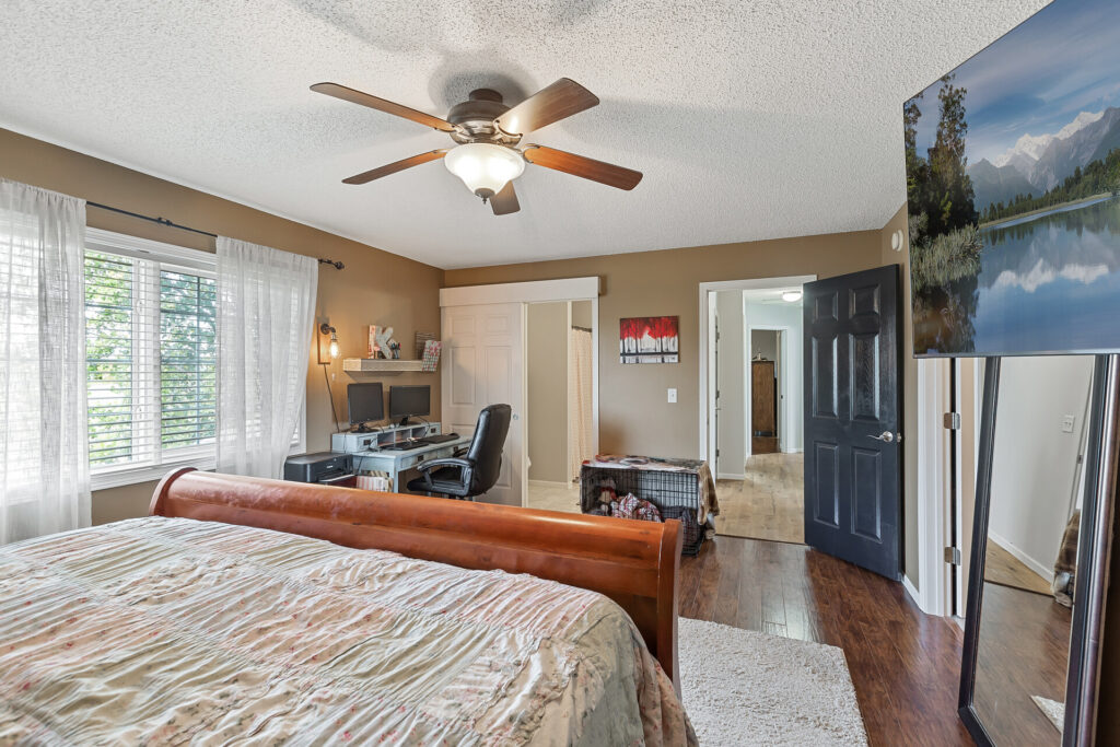 34_836_Lindsay34_mls