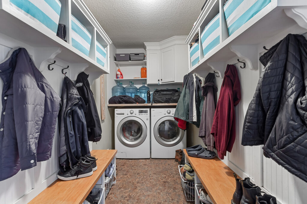 38_836_Lindsay38_mls