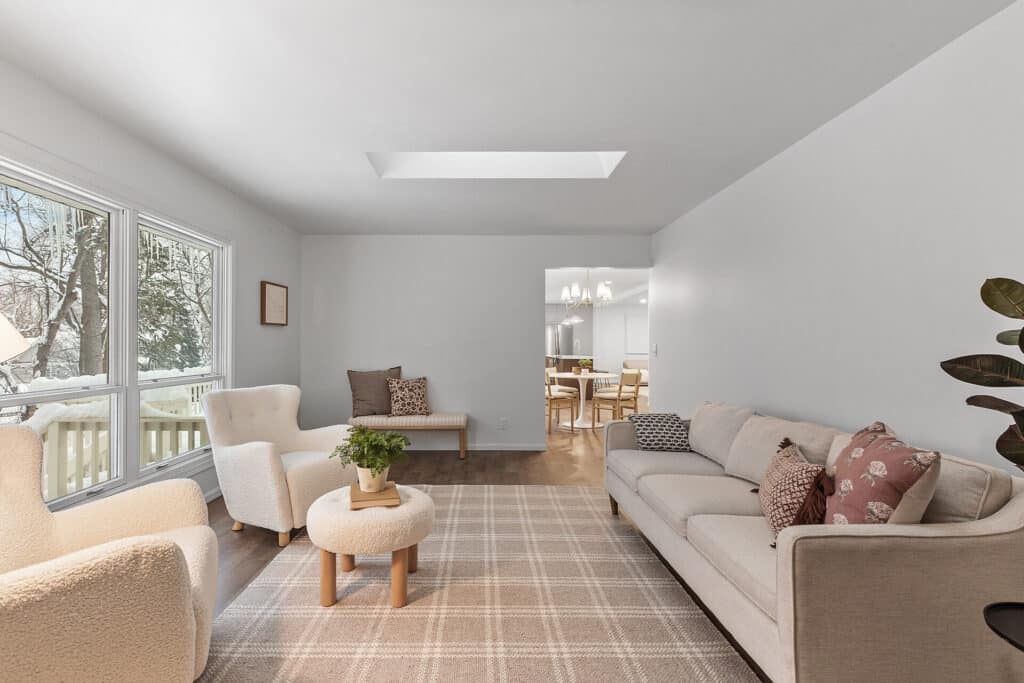 24_912_Thoreau24_mls