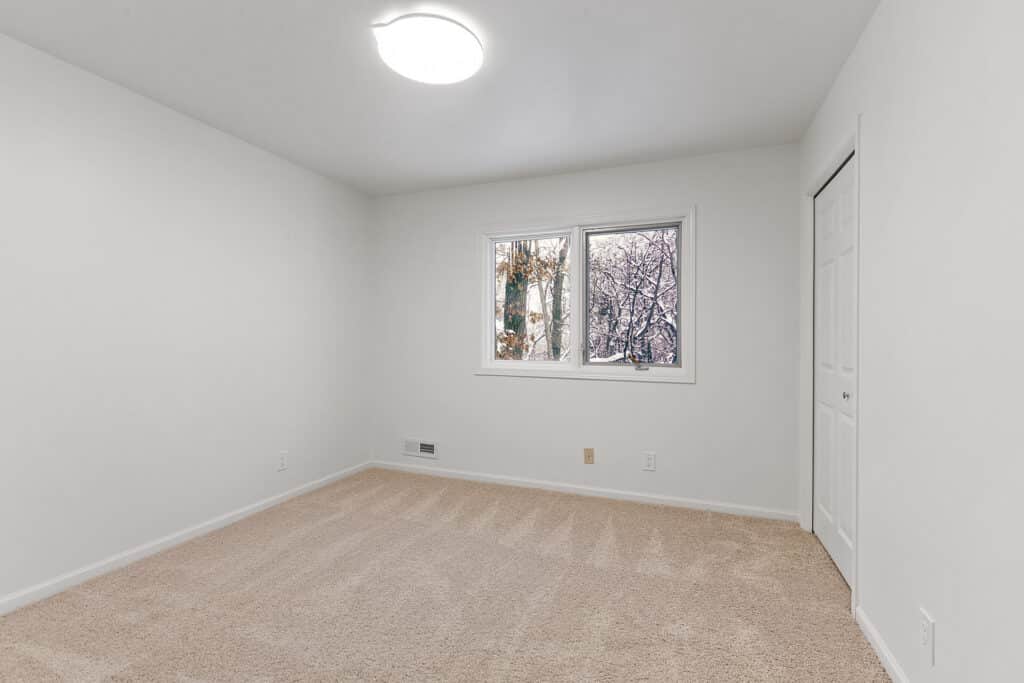 34_912_Thoreau34_mls