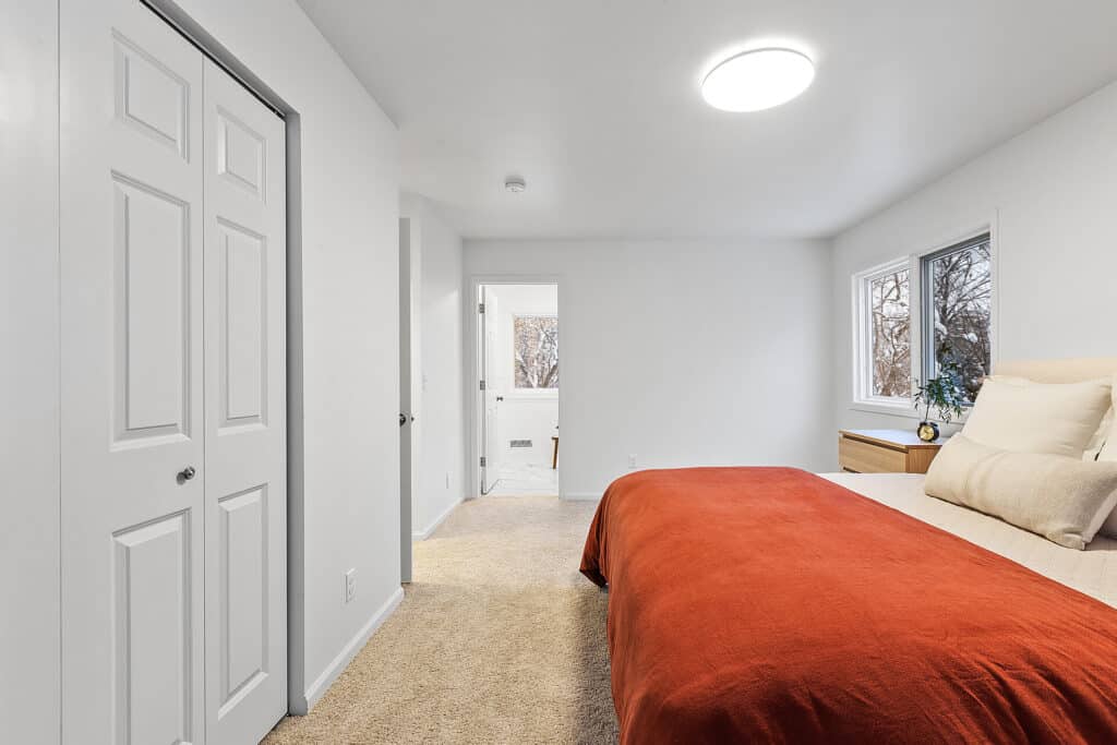 38_912_Thoreau38_mls