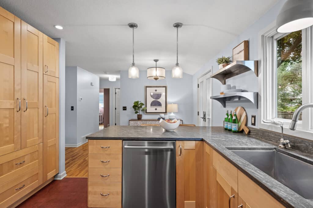 23_4300_Browndale23_mls