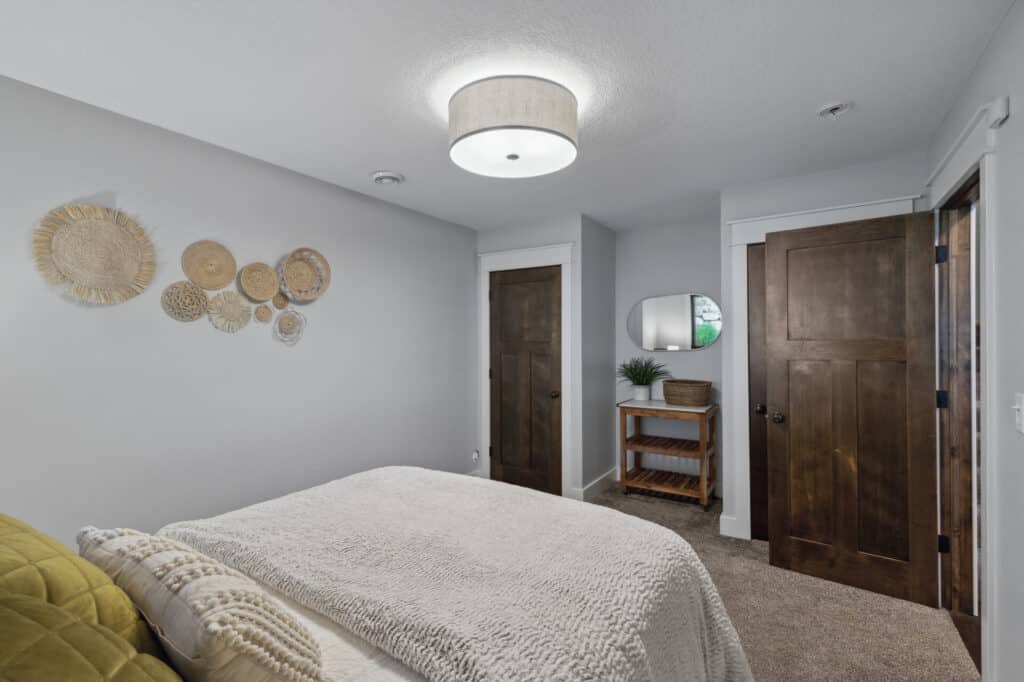 44_10929_Woodland44_mls