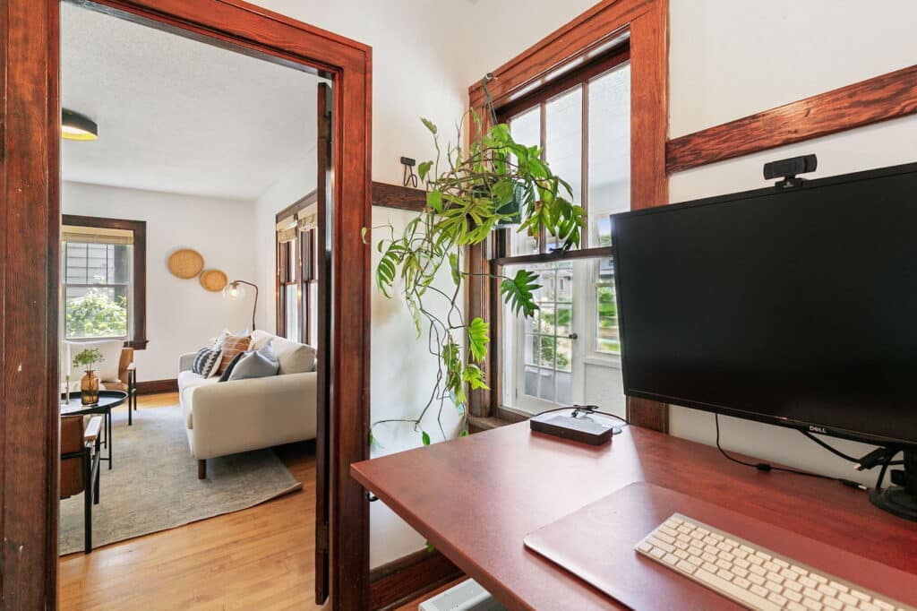 10-web-or-mls-4509-30th-Ave-S-10