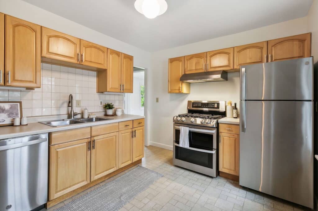 12-web-or-mls-4509-30th-Ave-S-12