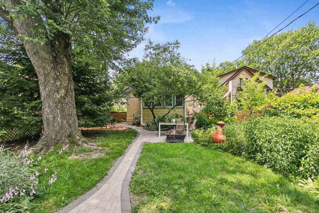 32-web-or-mls-4509-30th-Ave-S-32