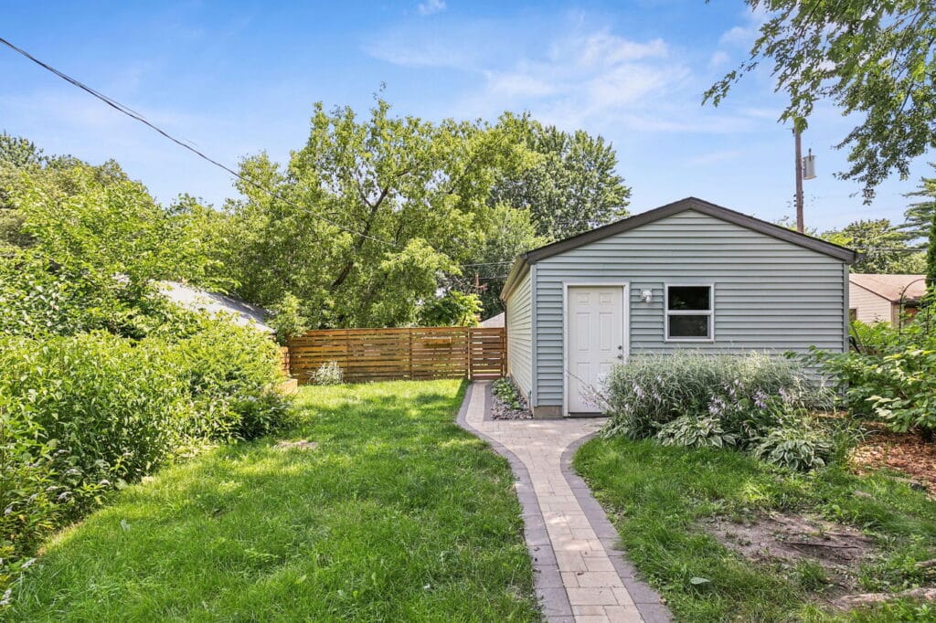 34-web-or-mls-4509-30th-Ave-S-34