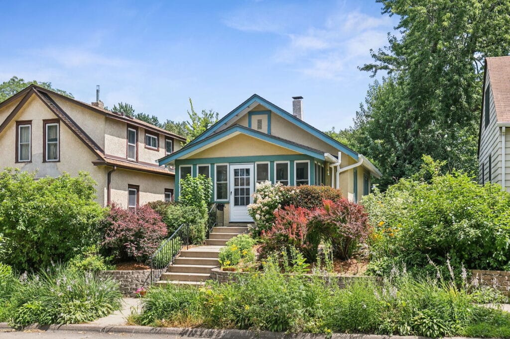 38-web-or-mls-4509-30th-Ave-S-38