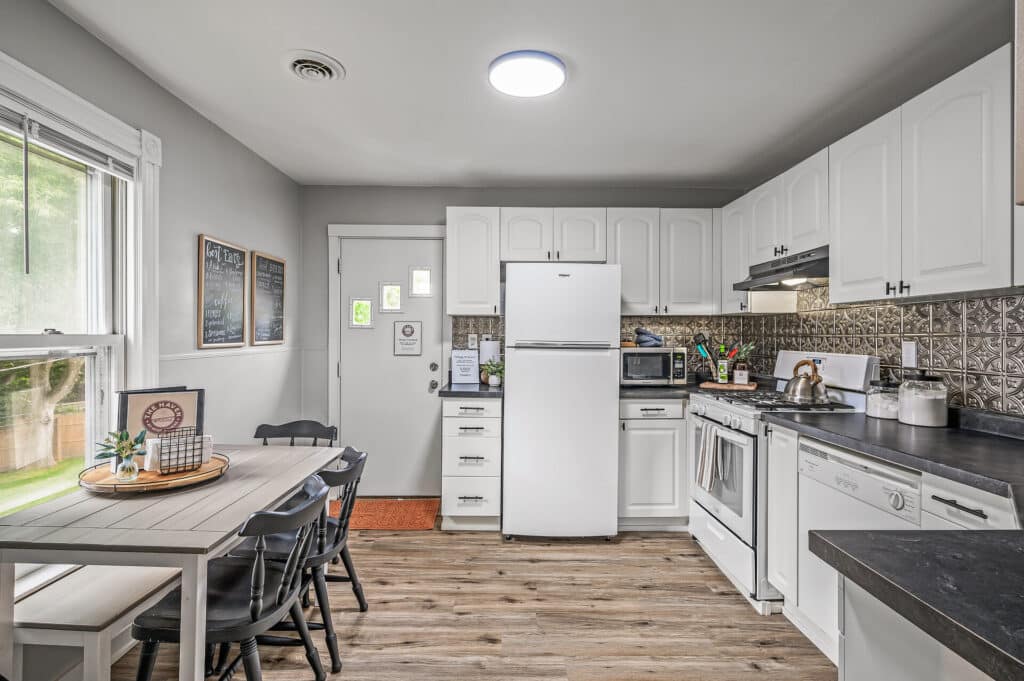 72_416_Cherokee_Ave72_mls