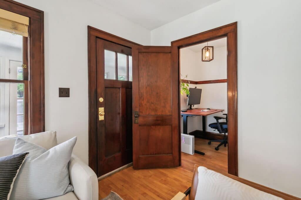 8-web-or-mls-4509-30th-Ave-S-08