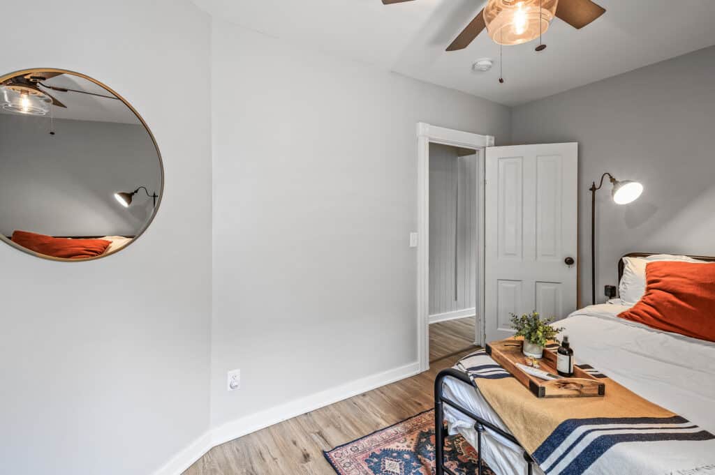 84_416_Cherokee_Ave84_mls