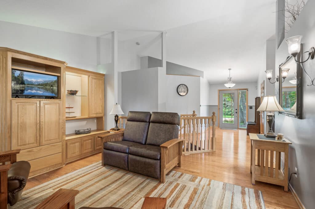 11_1039_160th_Lane_NE11_mls