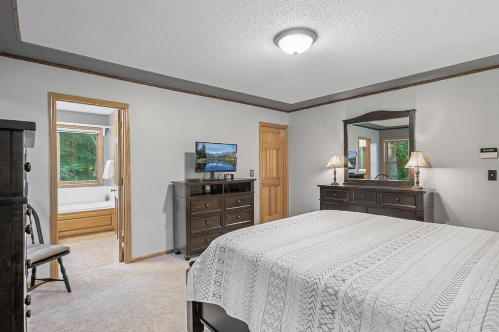 23_1039_160th_Lane_NE23_mls