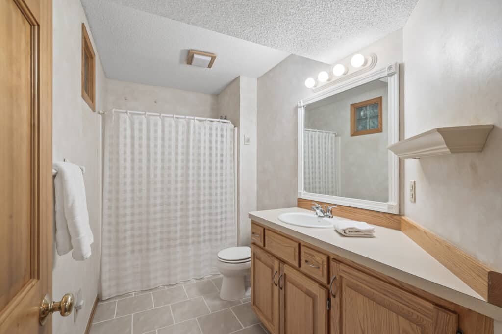 40_1039_160th_Lane_NE40_mls