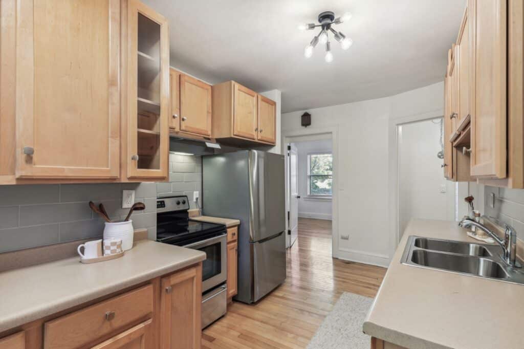 12-web-or-mls-3316-Hennepin-Ave-011