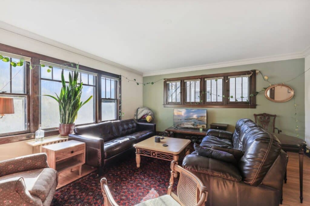 25-web-or-mls-3316-Hennepin-Ave-024