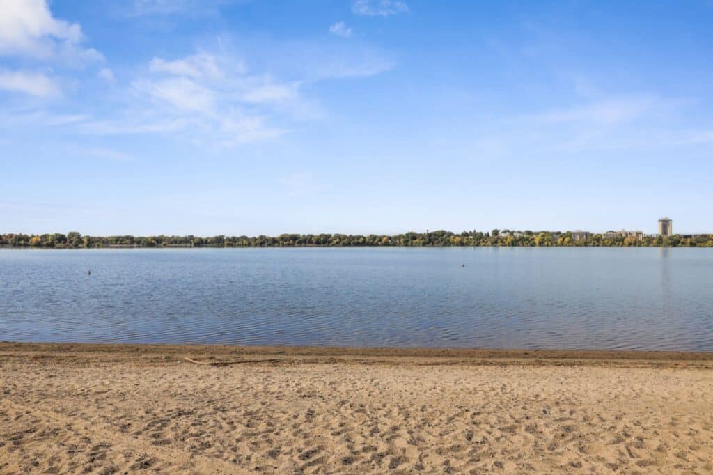 46-web-or-mls-3316-Hennepin-Ave-045