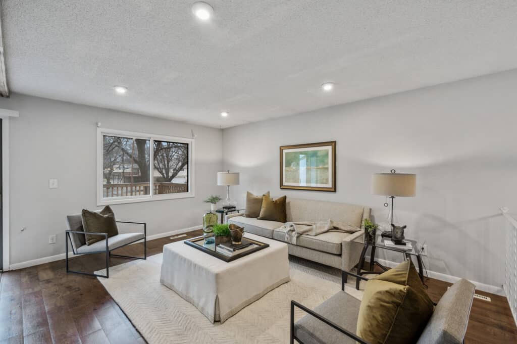 09_6503_Ives_Ln_N9_mls