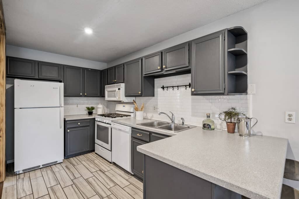 16_6503_Ives_Ln_N16_mls