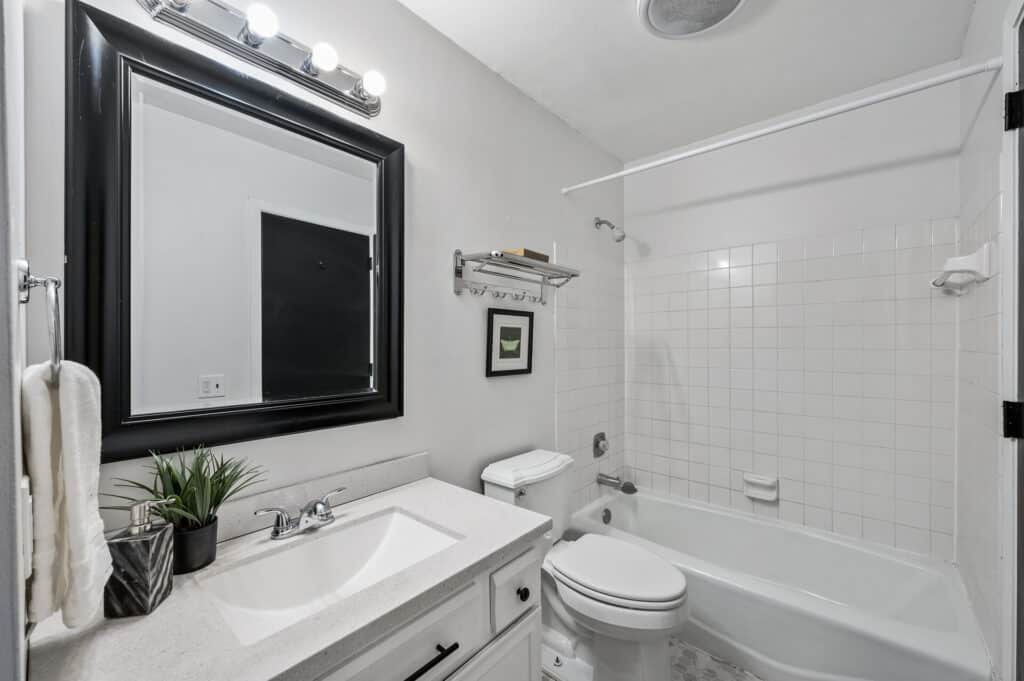 25_6503_Ives_Ln_N25_mls