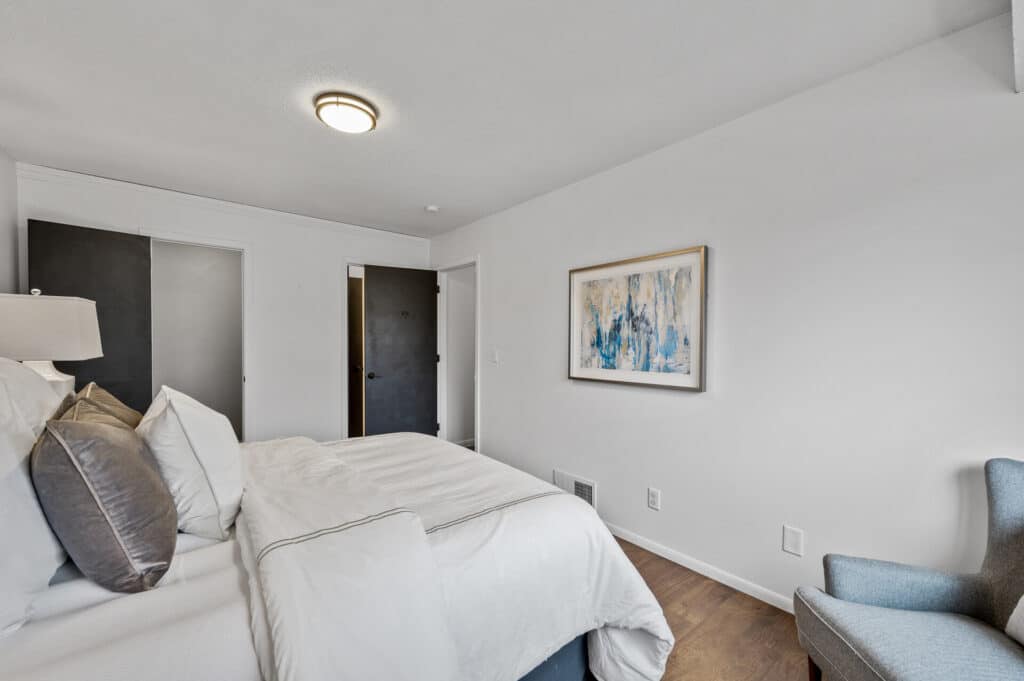 27_6503_Ives_Ln_N27_mls