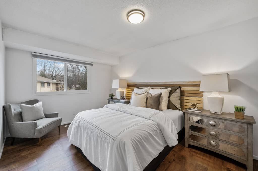 28_6503_Ives_Ln_N28_mls