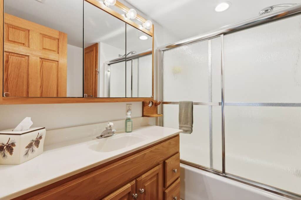 7469 Fernbrook Lane North - Spacecrafting - 0045