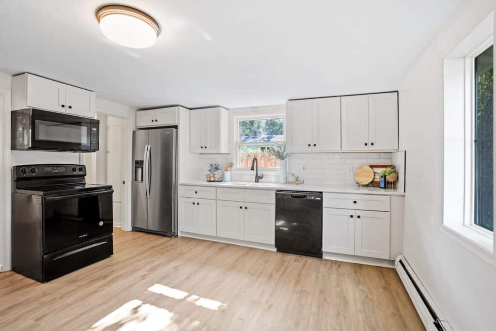 12-web-or-mls-26030 2nd St-12