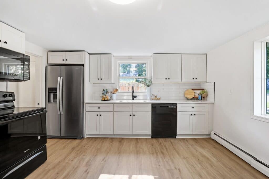 13-web-or-mls-26030 2nd St-13