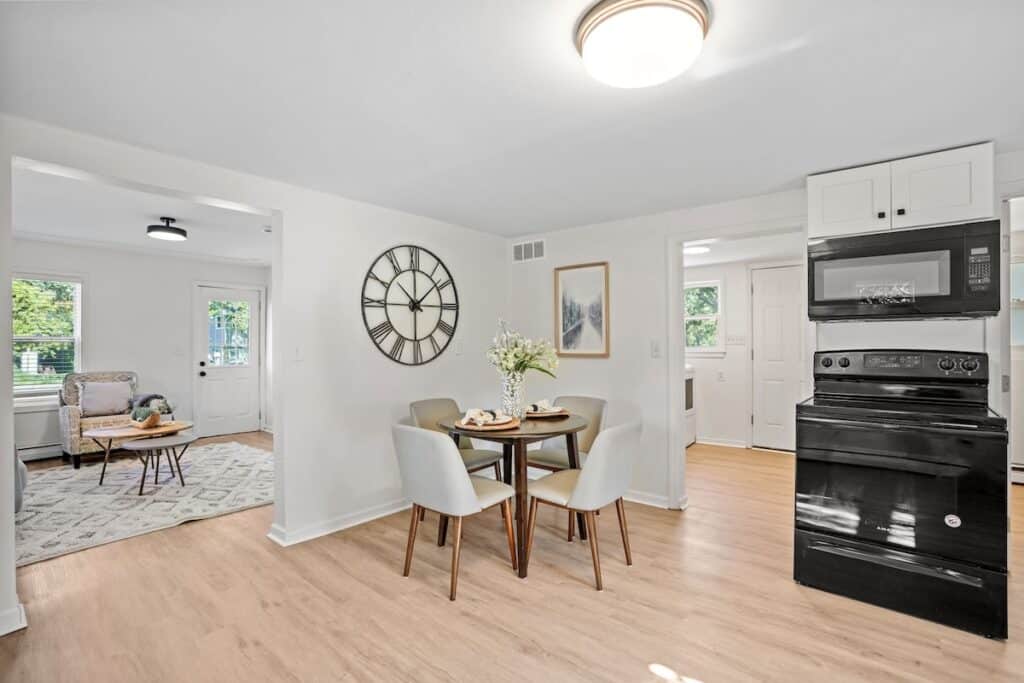 17-web-or-mls-26030 2nd St-17