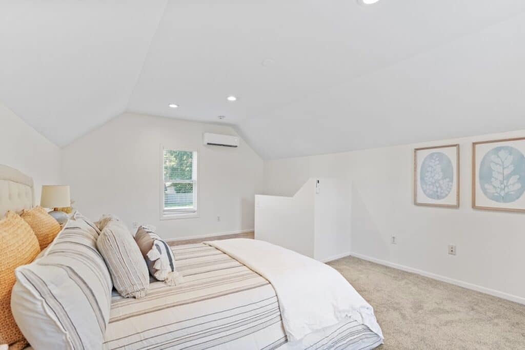 26-web-or-mls-26030 2nd St-26