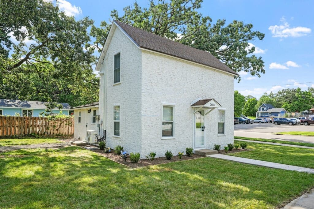 3-web-or-mls-26030 2nd St-3