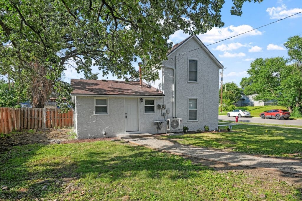 5-web-or-mls-26030 2nd St-5