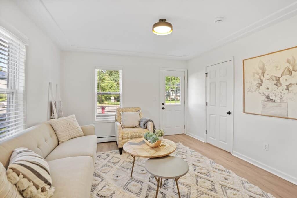 8-web-or-mls-26030 2nd St-8