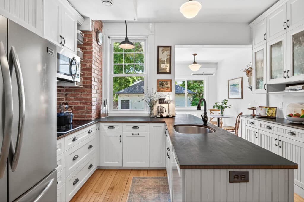 104_2444_Girard18 (1)_mls