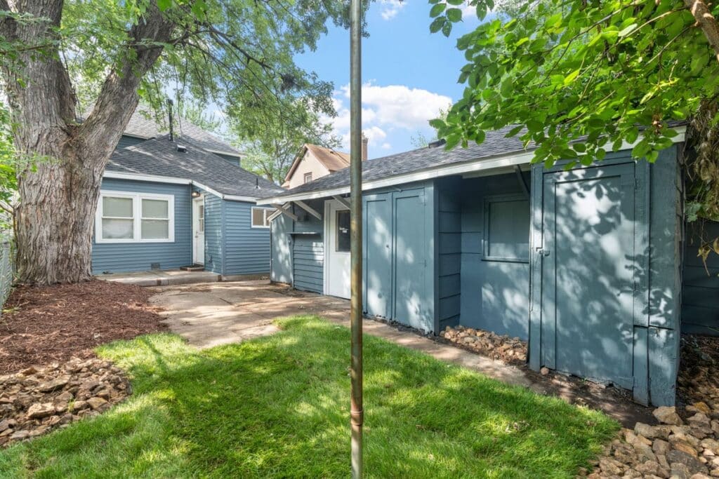 12-custom-813 26th Ave NE-12