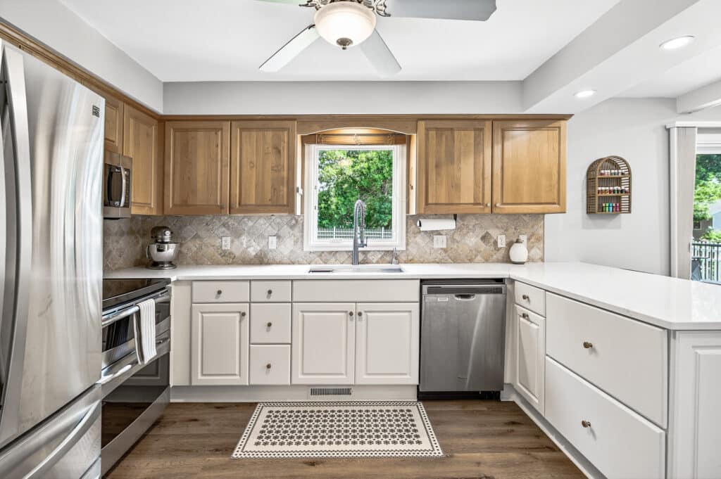 12_8023_Dakota_Ave12_mls