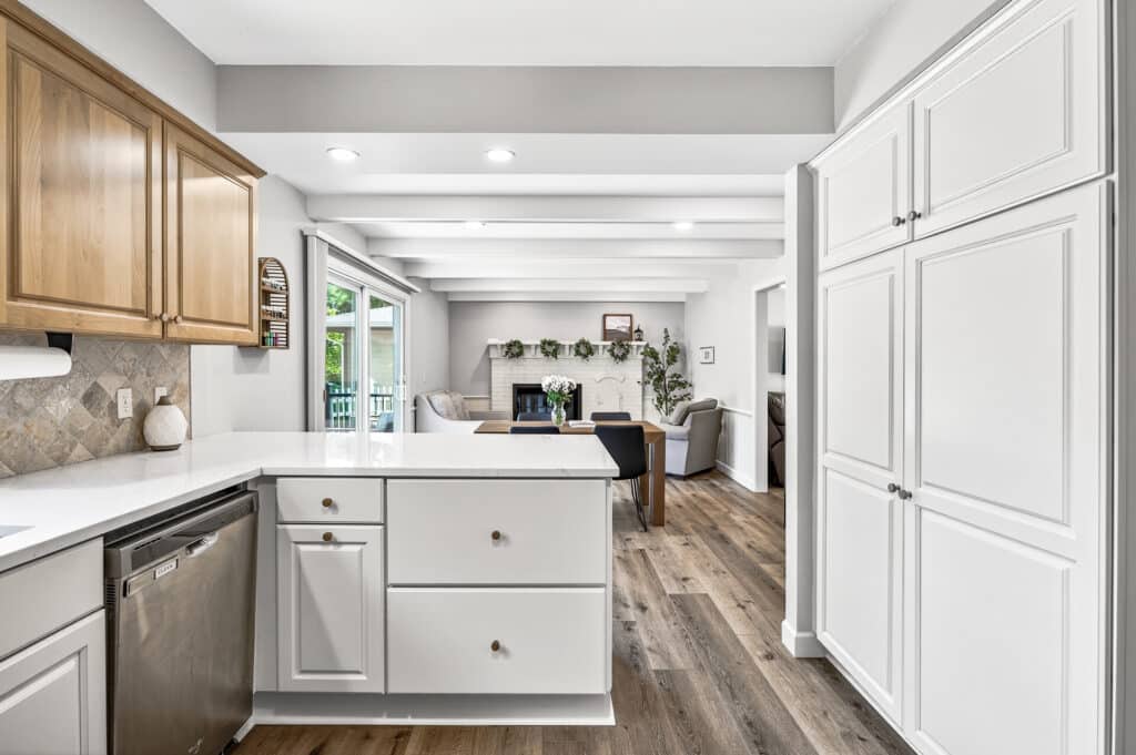 13_8023_Dakota_Ave13_mls