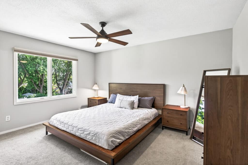 16_8023_Dakota_Ave16_mls