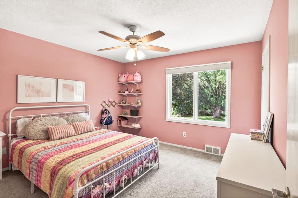 21_8023_Dakota_Ave21_mls