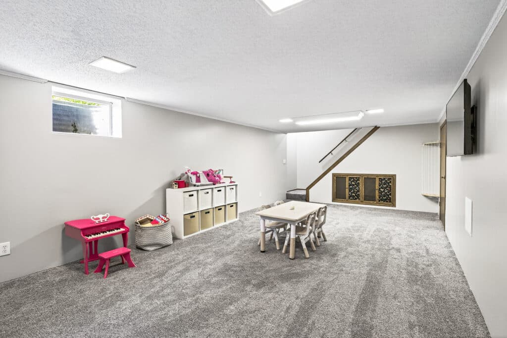 23_8023_Dakota_Ave23_mls