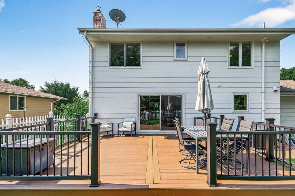 27_8023_Dakota_Ave27_mls