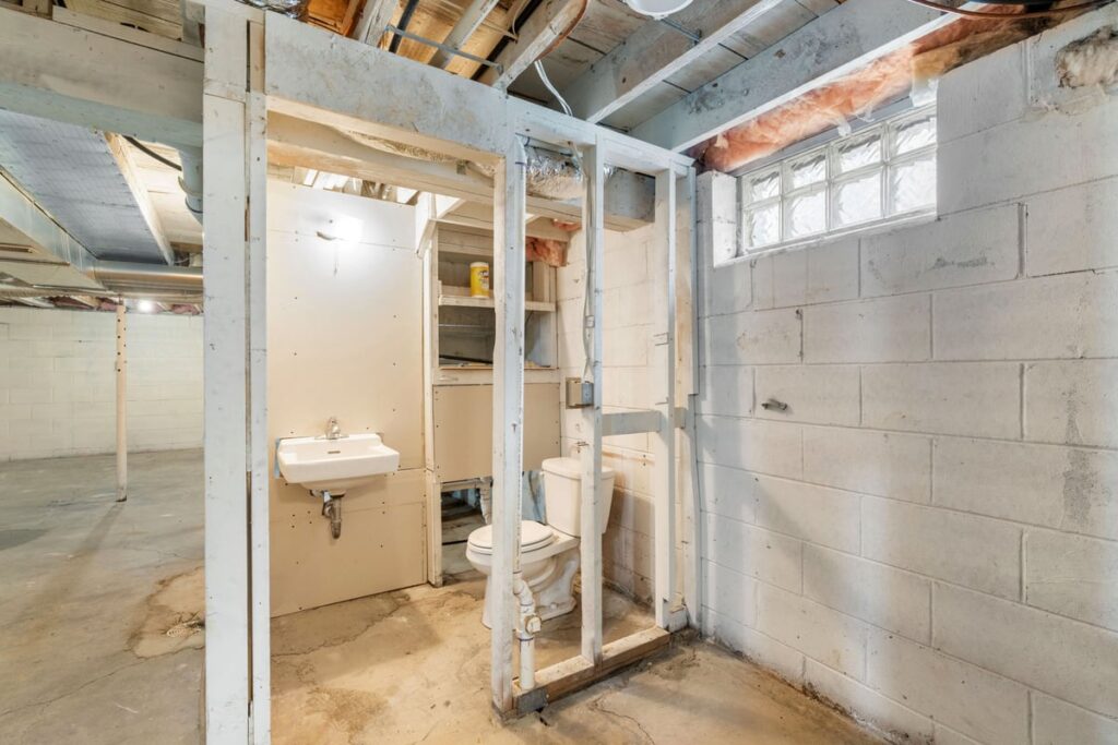 56-custom-813 26th Ave NE-56