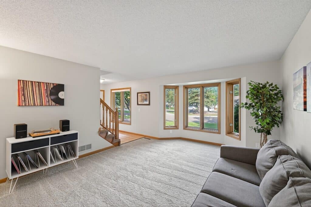 06_8931_Ashley_Tce6_mls