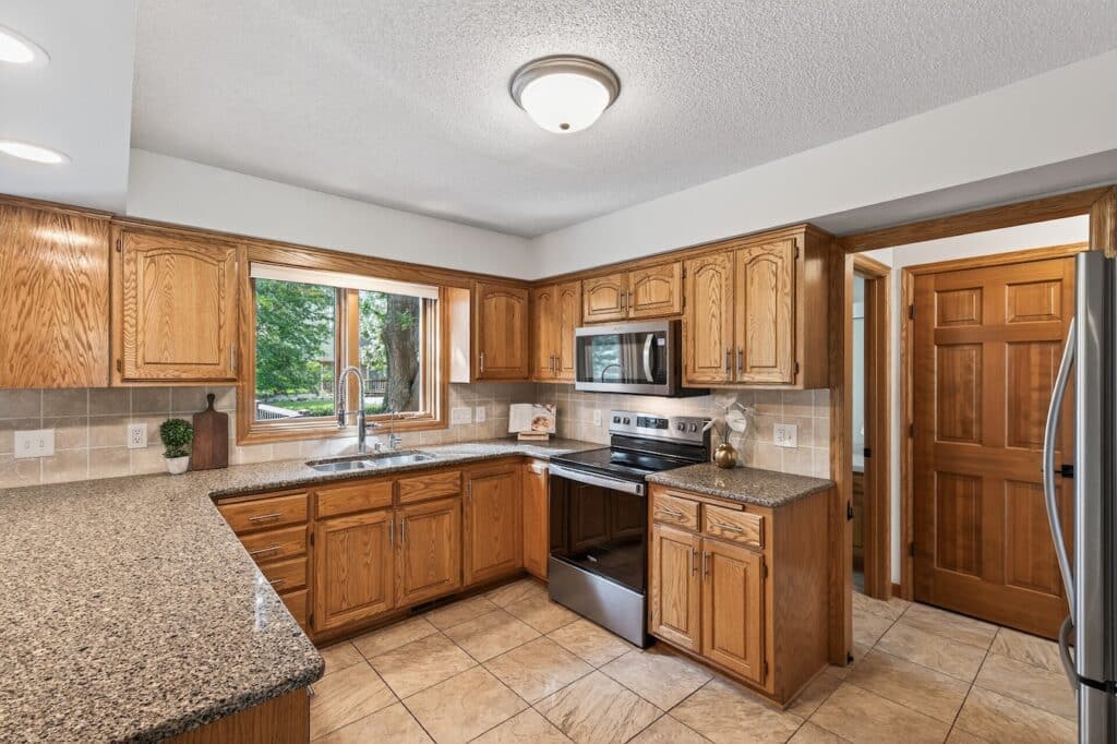 13_8931_Ashley_Tce13_mls