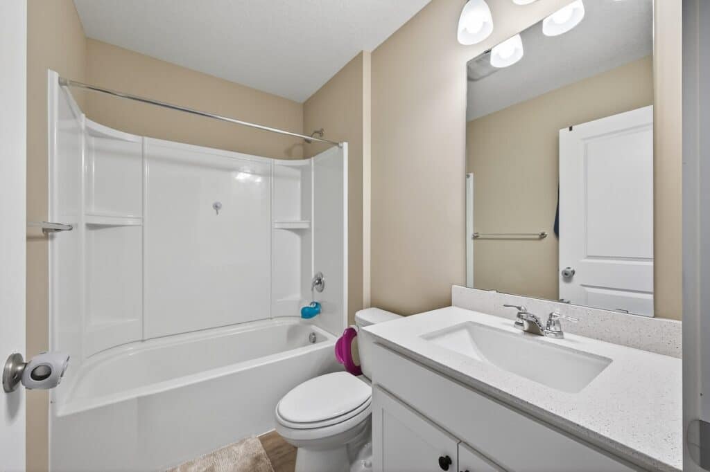 20_4845_Empress_Ave_N20_mls