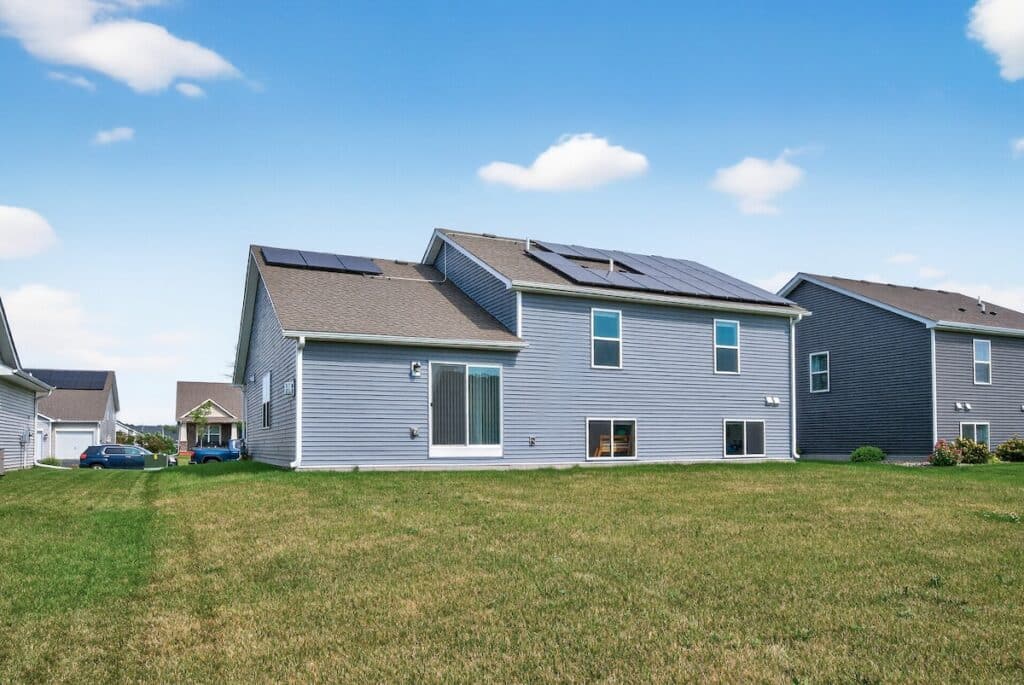 26_4845_Empress_Ave_N26_mls