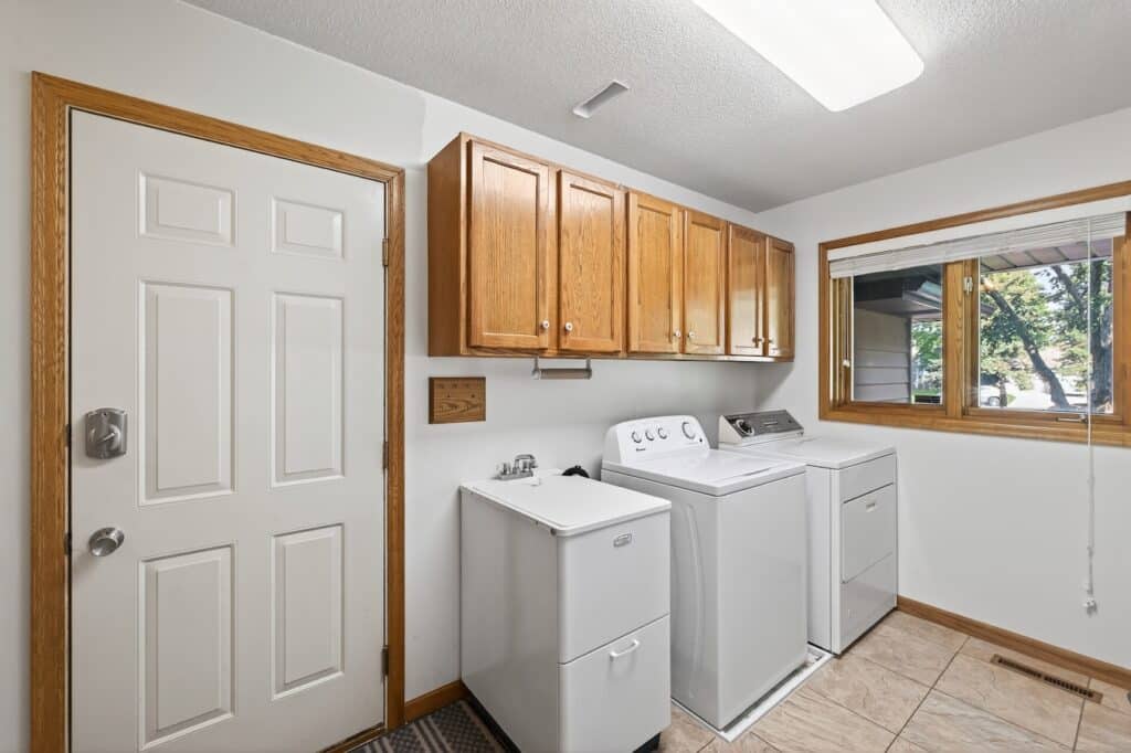 27_8931_Ashley_Tce27_mls