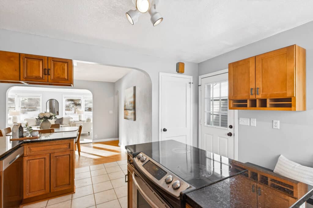 18_2199_Oakwood10_mls