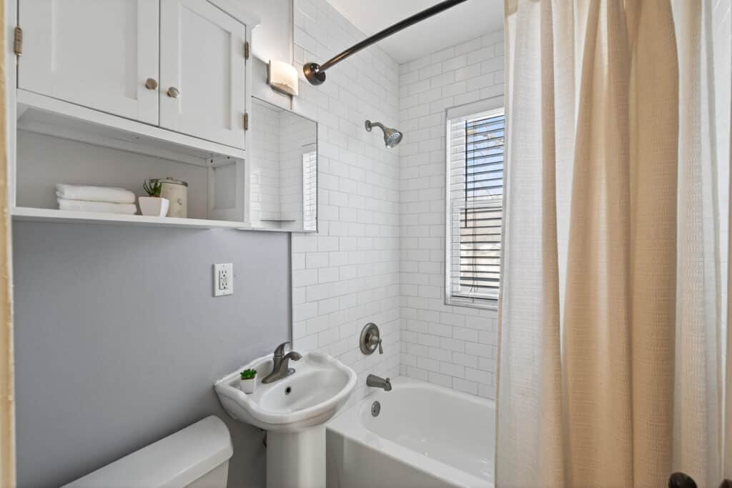 23_2199_Oakwood15_mls